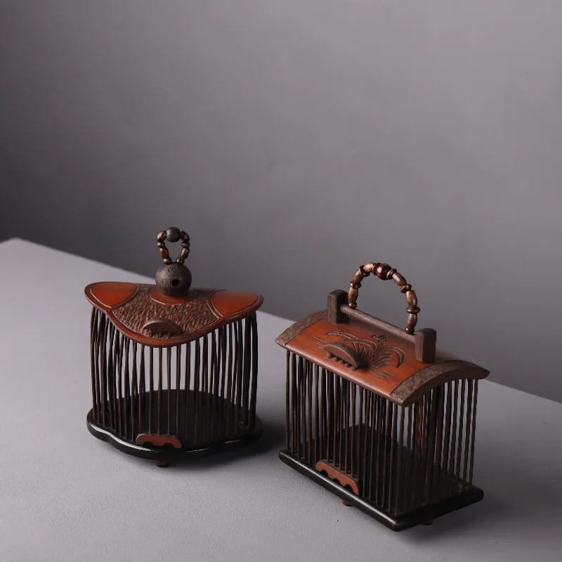 Old retro grasshopper cage, insect and bamboo products with fine workmanship, cultural and play miscellaneous ornaments
Old retro grasshopper cage, insect and bamboo products with fine workmanship, cultural and play miscellaneous ornaments