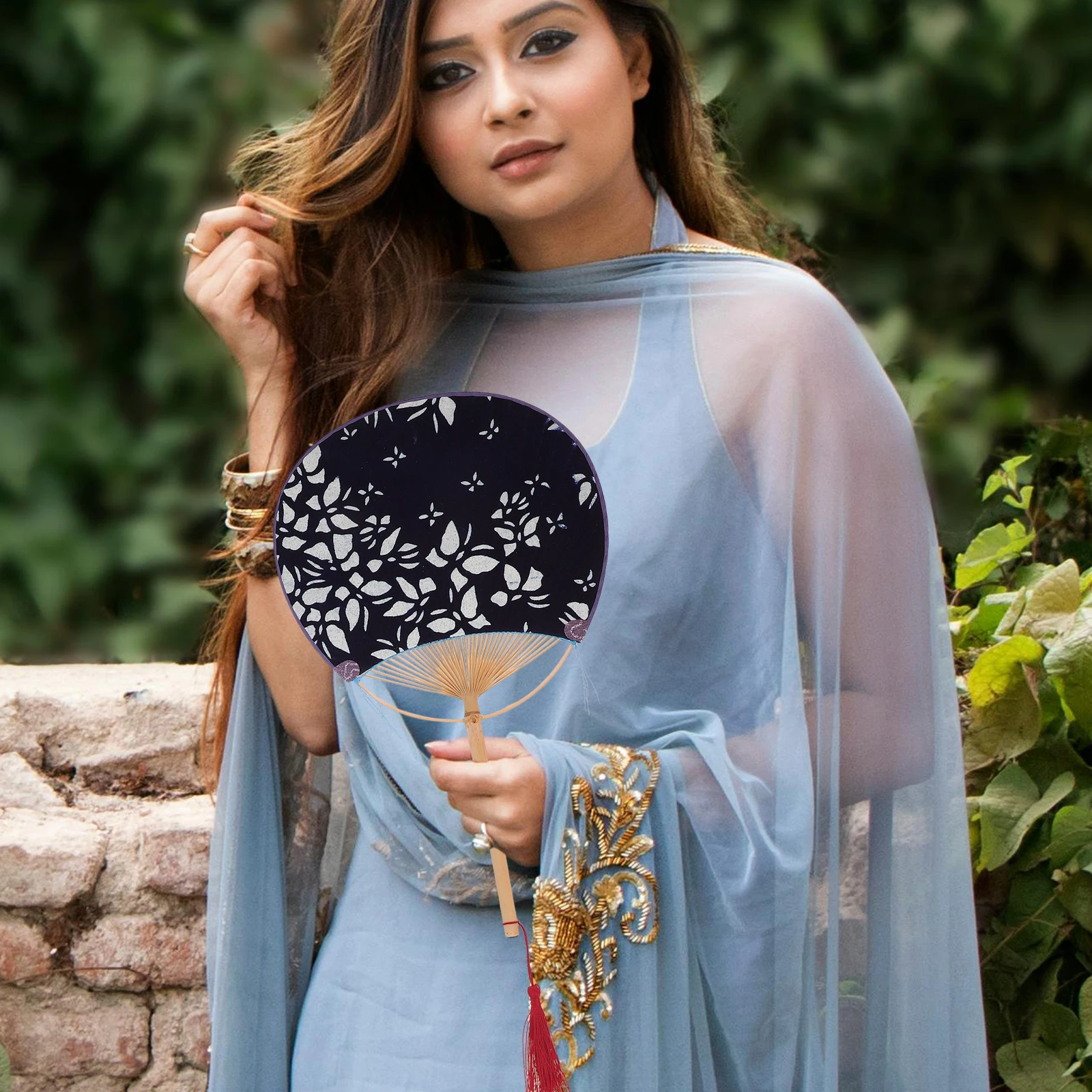 Bamboo Handle Round Cloth Hand Fan with Tassel Double-sided Traditional Style Decorative Fan for Home Wedding Party
Bamboo Handle Round Cloth Hand Fan with Tassel Double-sided Traditional Style Decorative Fan for Home Wedding Party