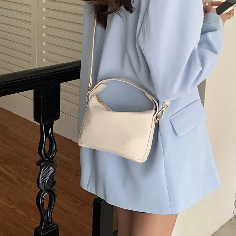 Autumn/Winter Niche Minimalist Lunch Box Cloud Bag Handheld Casual Small Square Bag Single-Shoulder Crossbody Women's Bags
Autumn/Winter Niche Minimalist Lunch Box Cloud Bag Handheld Casual Small Square Bag Single-Shoulder Crossbody Women's Bags