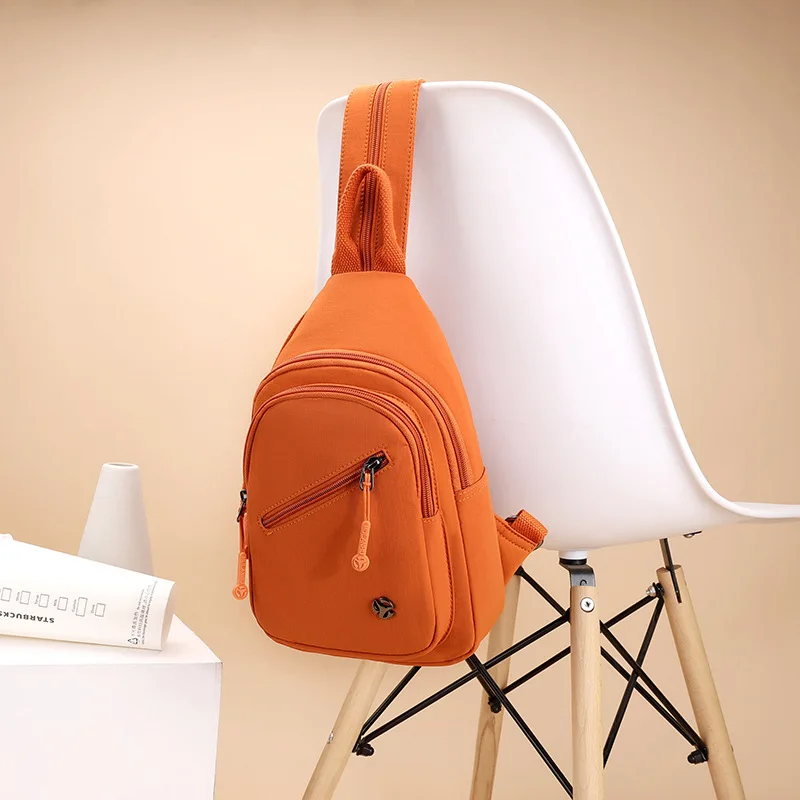 Новая женская сумка через плечо легкая, удобная, стильная, простая и универсальная на оба плеча.
Новая женская сумка через плечо легкая, удобная, стильная, простая и универсальная на оба плеча.