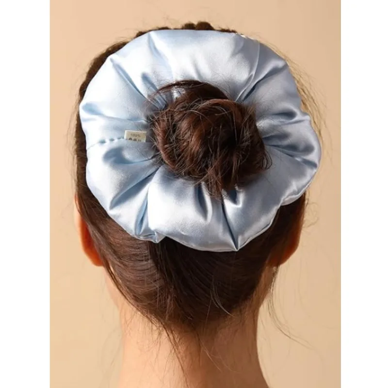 30 Momme Mulberry Silk Scrunchies Solid Elastic Soft Hair Scrunchies Pillow Hair Rope Satin Filled Sponge Ponytail Holeder
30 Momme Mulberry Silk Scrunchies Solid Elastic Soft Hair Scrunchies Pillow Hair Rope Satin Filled Sponge Ponytail Holeder