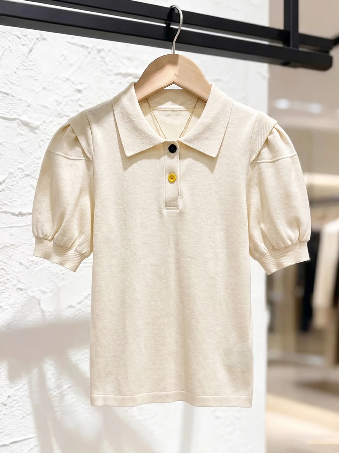 Chic Simple Short Sleeve Turn-down Collar Comfortable Gentle Style Basic Shirt Slimming T-shirt Korean Style Summer Base Laye...
Chic Simple Short Sleeve Turn-down Collar Comfortable Gentle Style Basic Shirt Slimming T-shirt Korean Style Summer Base Laye...
