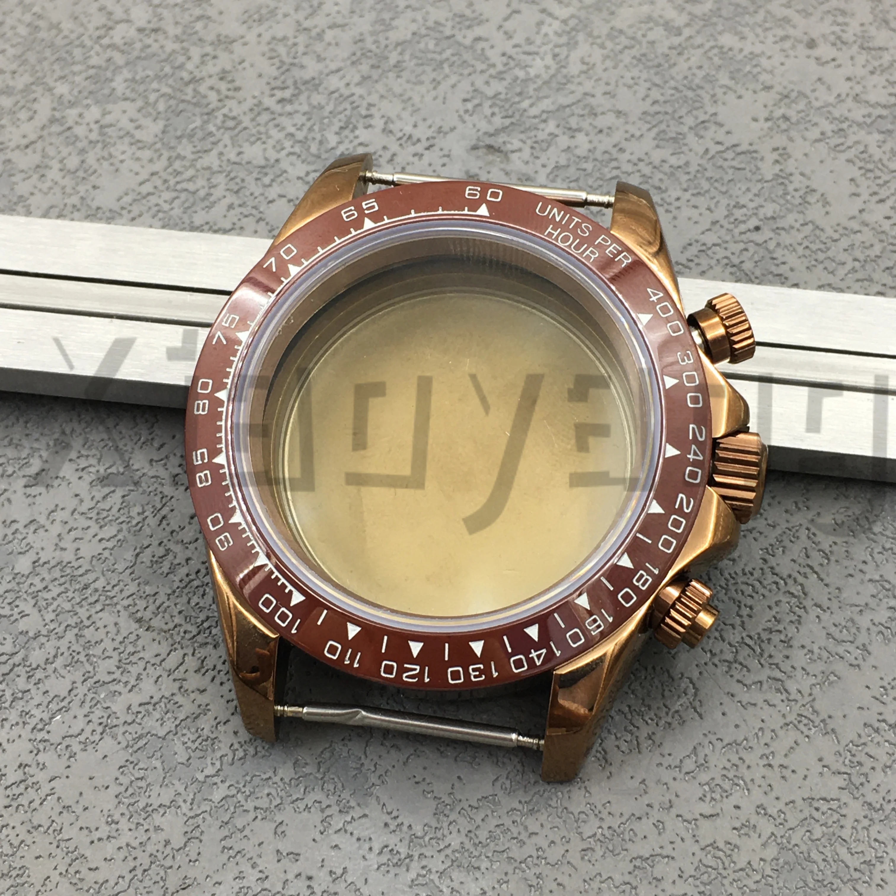 39 мм VK63 Кварцевый хронограф Кофейная бронза Корпус для часов Сапфировое стекло Черный Коричневый Керамический безель Подходит для VK63 VK64 Многофункциональный механизм
39 мм VK63 Кварцевый хронограф Кофейная бронза Корпус для часов Сапфировое стекло Черный Коричневый Керамический безель Подходит для VK63 VK64 Многофункциональный механизм