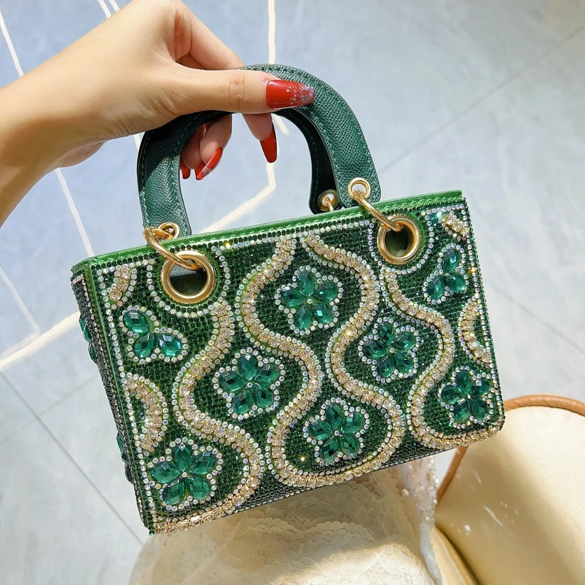 New Luxury High Quality Lady Square Dinner Bag Portable Handbag Shoulder Crossbody Bag For Phone Jewelry Cosmetic Storage
New Luxury High Quality Lady Square Dinner Bag Portable Handbag Shoulder Crossbody Bag For Phone Jewelry Cosmetic Storage