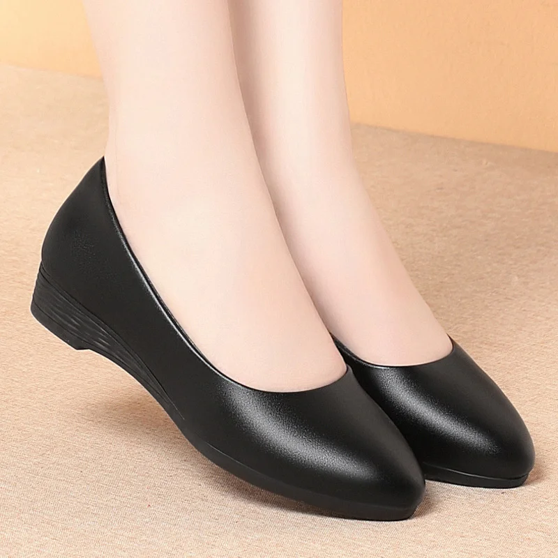 Soft Sole Professional Work Shoes Women Black Formal Shoes Work Commuting Women Leather Shoes Single Shoes Daily Wear Shoes
Soft Sole Professional Work Shoes Women Black Formal Shoes Work Commuting Women Leather Shoes Single Shoes Daily Wear Shoes