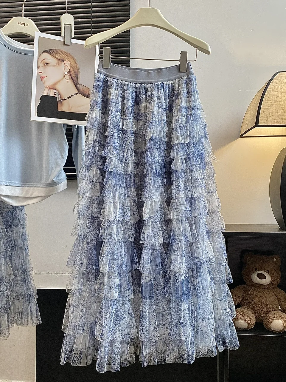 Vintage Tie-Dye Blue Mesh Long Maxi Skirts Summer Fashion Elastic Waist Gauze Skirt for Women Chic Layered Ruffle Cake Skirts
Vintage Tie-Dye Blue Mesh Long Maxi Skirts Summer Fashion Elastic Waist Gauze Skirt for Women Chic Layered Ruffle Cake Skirts