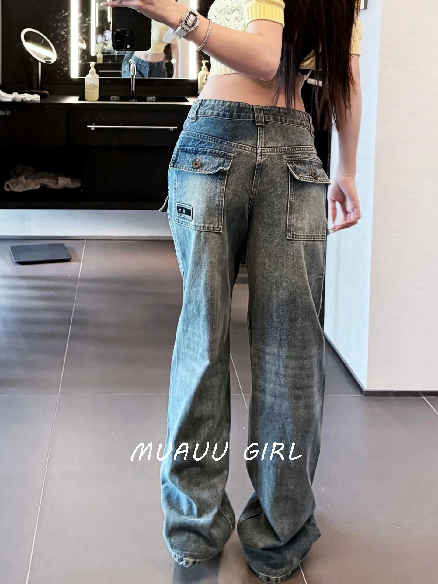 MUAUU GIRL American Style Long Leg 26SS Heavy Duty Back Pocket Letter Patch Straight Leg Workwear Denim Jeans Women's Casual ...
MUAUU GIRL American Style Long Leg 26SS Heavy Duty Back Pocket Letter Patch Straight Leg Workwear Denim Jeans Women's Casual ...