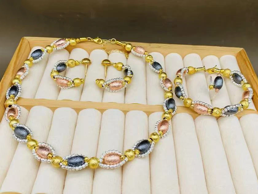 Statement Fine Oval Beads Three Tone Jewelry Set Hotsale Elegant Necklace Bracelet Earrings Ring 4PC Jewellery for Wedding Party
Statement Fine Oval Beads Three Tone Jewelry Set Hotsale Elegant Necklace Bracelet Earrings Ring 4PC Jewellery for Wedding Party