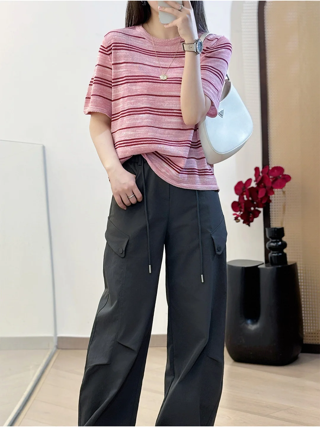 Petite A-Line Knitted T-Shirt round Neck Short Sleeve Breathable Casual Style Color Block Hollow out Summer Top for Women
Petite A-Line Knitted T-Shirt round Neck Short Sleeve Breathable Casual Style Color Block Hollow out Summer Top for Women