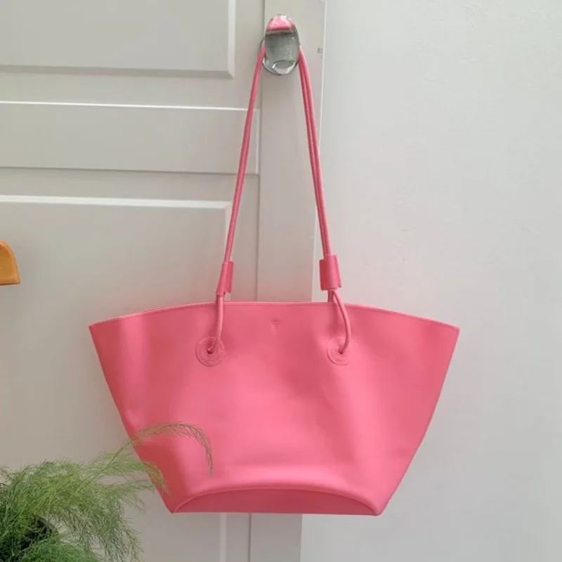 Korean Style Large Capacity Jelly Bag New Semi Frosted Transparent Women's Shoulder Bag Summer Vacation Beach Bag PVC Tote Bag
Korean Style Large Capacity Jelly Bag New Semi Frosted Transparent Women's Shoulder Bag Summer Vacation Beach Bag PVC Tote Bag