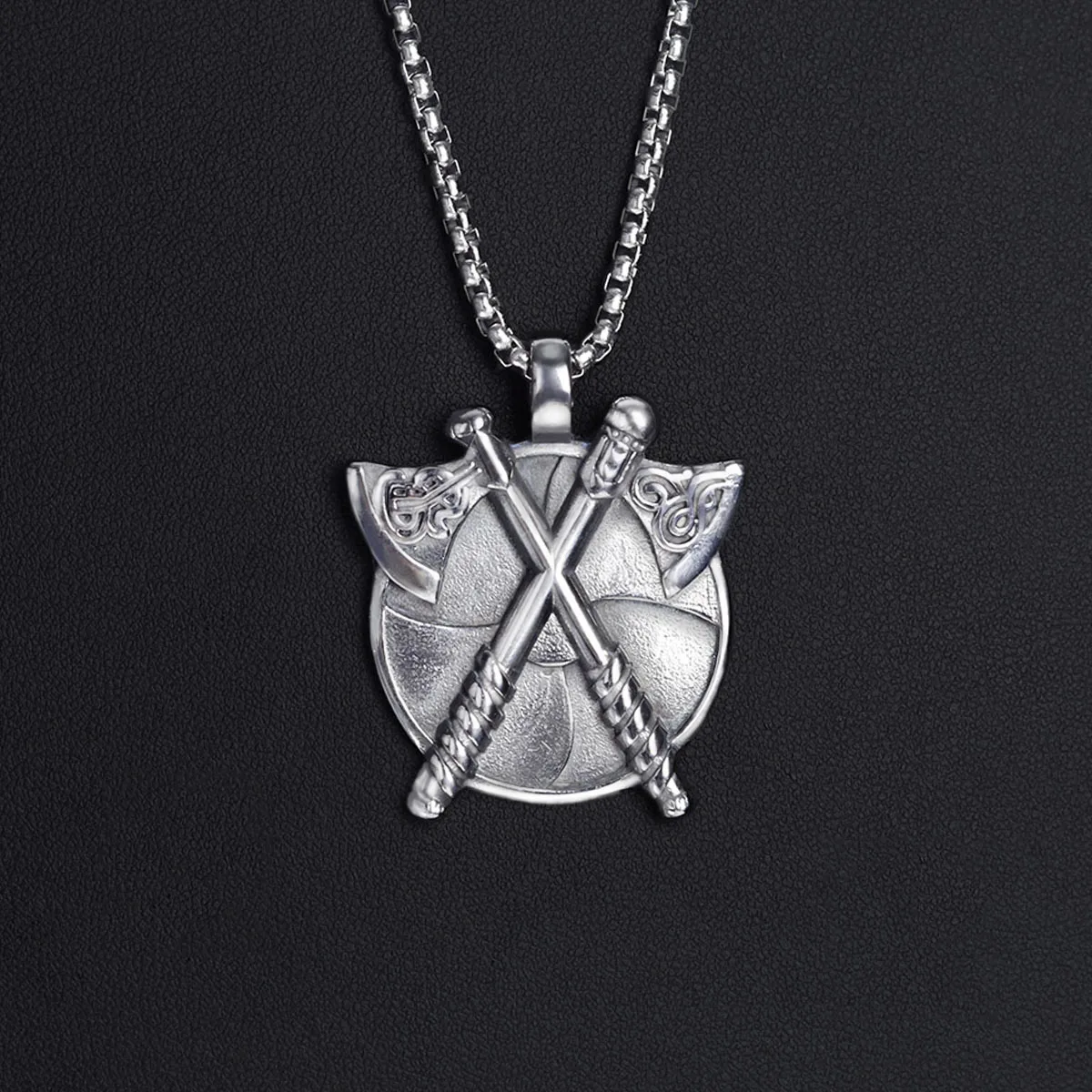 Retro Fashion Double Axe Round Titanium Steel Pendant Stainless Necklace Personalized Trendy Men's Jewelry
Retro Fashion Double Axe Round Titanium Steel Pendant Stainless Necklace Personalized Trendy Men's Jewelry