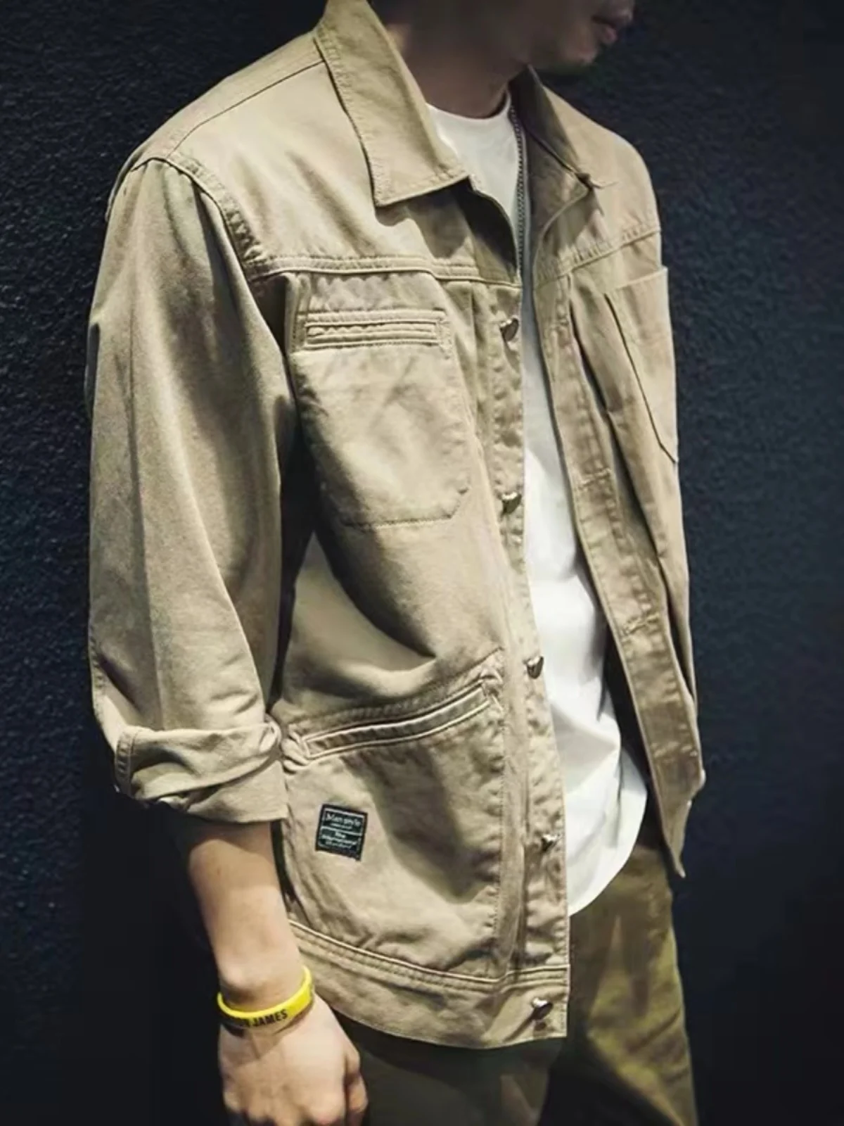 Мужская джинсовая куртка цвета хаки в американском стиле в стиле ретро, модная свободная повседневная рабочая одежда, весенне-осенний повседневный топ, молодежный длинный све
Мужская джинсовая куртка цвета хаки в американском стиле в стиле ретро, модная свободная повседневная рабочая одежда, весенне-осенний повседневный топ, молодежный длинный све