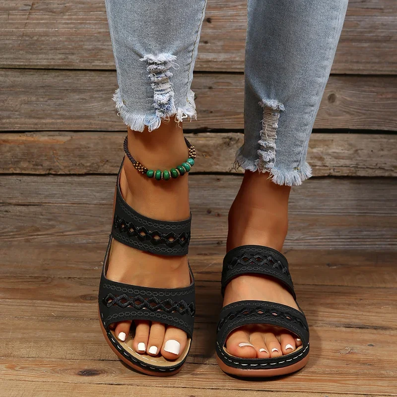 Classic Casual Women's Slippers 2025 Solid Color High Quality Outdoor Women's Shoes Hot Selling Summer 35-44 Large Size Sandals
Classic Casual Women's Slippers 2025 Solid Color High Quality Outdoor Women's Shoes Hot Selling Summer 35-44 Large Size Sandals