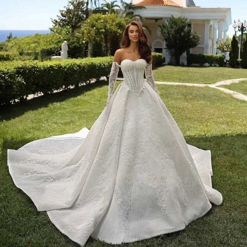 Customized white Royal Wedding Dresses Long tail Lace applique Tull long sleeves Made Robe De
Customized white Royal Wedding Dresses Long tail Lace applique Tull long sleeves Made Robe De