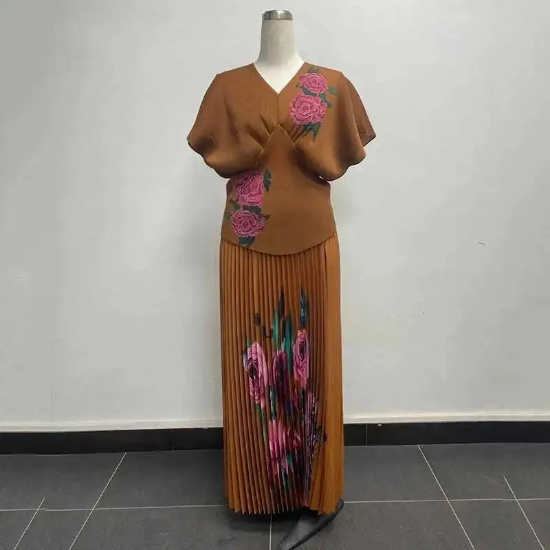 Print Women's Pleated Two Pieces Set Fashion Loose Batwing Sleeve V Collar Top And Elastic High Waist Skirt Sets 2ERRY
Print Women's Pleated Two Pieces Set Fashion Loose Batwing Sleeve V Collar Top And Elastic High Waist Skirt Sets 2ERRY