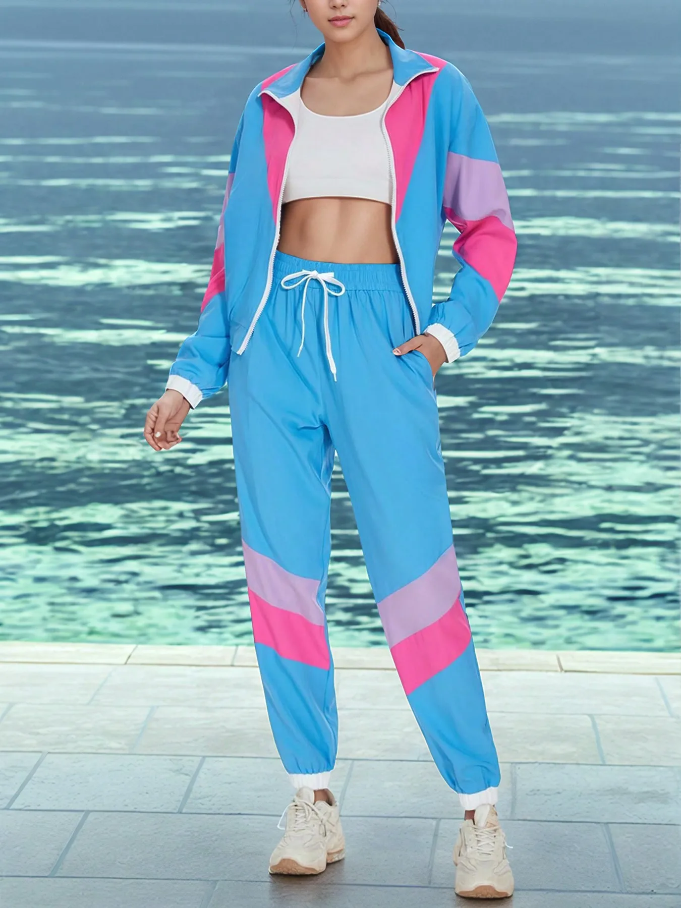 Женский спортивный костюм с цветными вставками, на молнии, с завязками на талии
Женский спортивный костюм с цветными вставками, на молнии, с завязками на талии