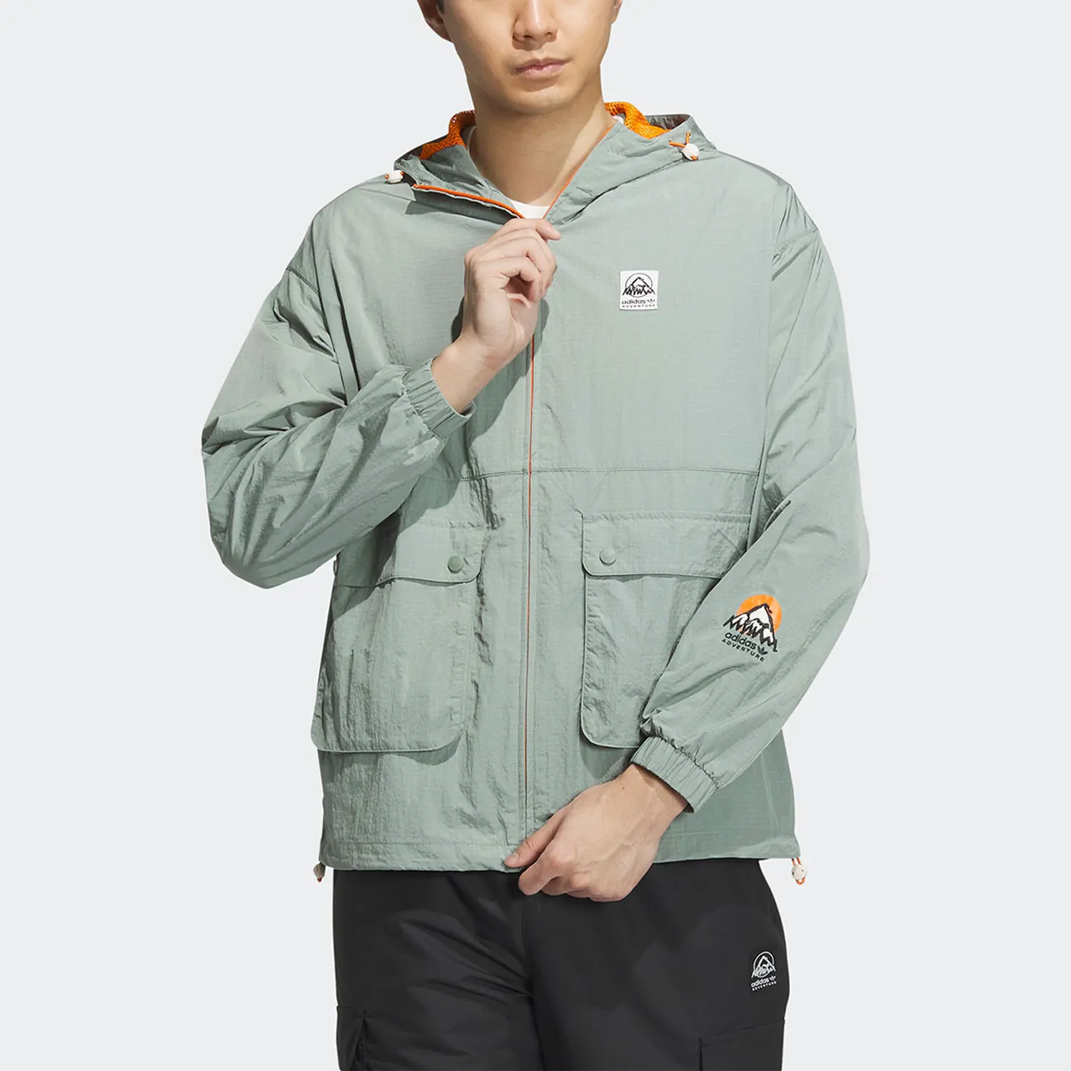 Мужская спортивная повседневная куртка с капюшоном Adidas Originals New Summer Season Trefoil IK8594
Мужская спортивная повседневная куртка с капюшоном Adidas Originals New Summer Season Trefoil IK8594