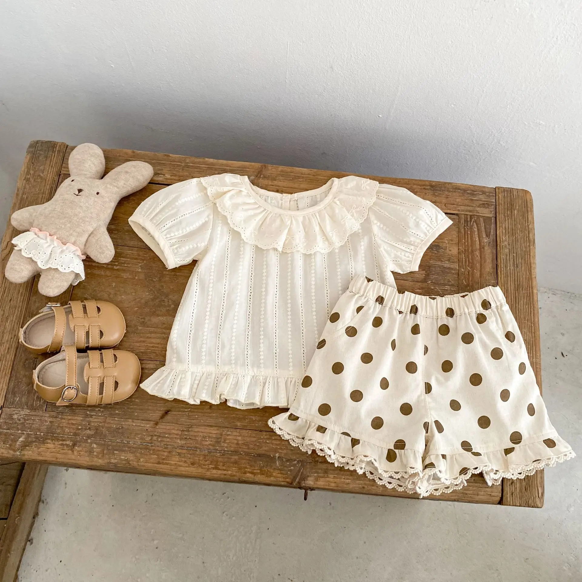 2026 Summer Baby Girl Polka Dot 2PCS Outfit Ruffle Collar Top + Shorts Set Toddler Casual Cotton Lace Trim Clothes
2026 Summer Baby Girl Polka Dot 2PCS Outfit Ruffle Collar Top + Shorts Set Toddler Casual Cotton Lace Trim Clothes
