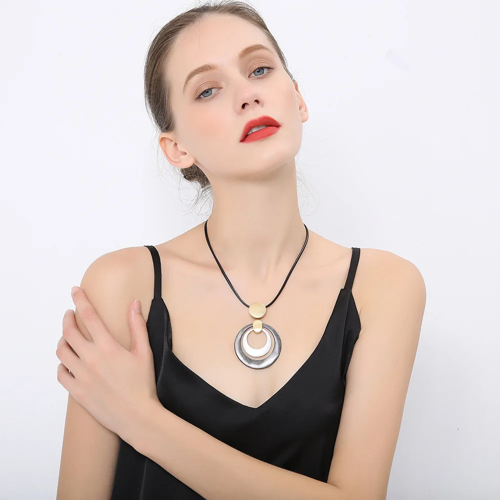 Kaseakia Chunky Big Large Statement Double Hoop Metal Alloy Pendant Choker Necklace for Women
Kaseakia Chunky Big Large Statement Double Hoop Metal Alloy Pendant Choker Necklace for Women