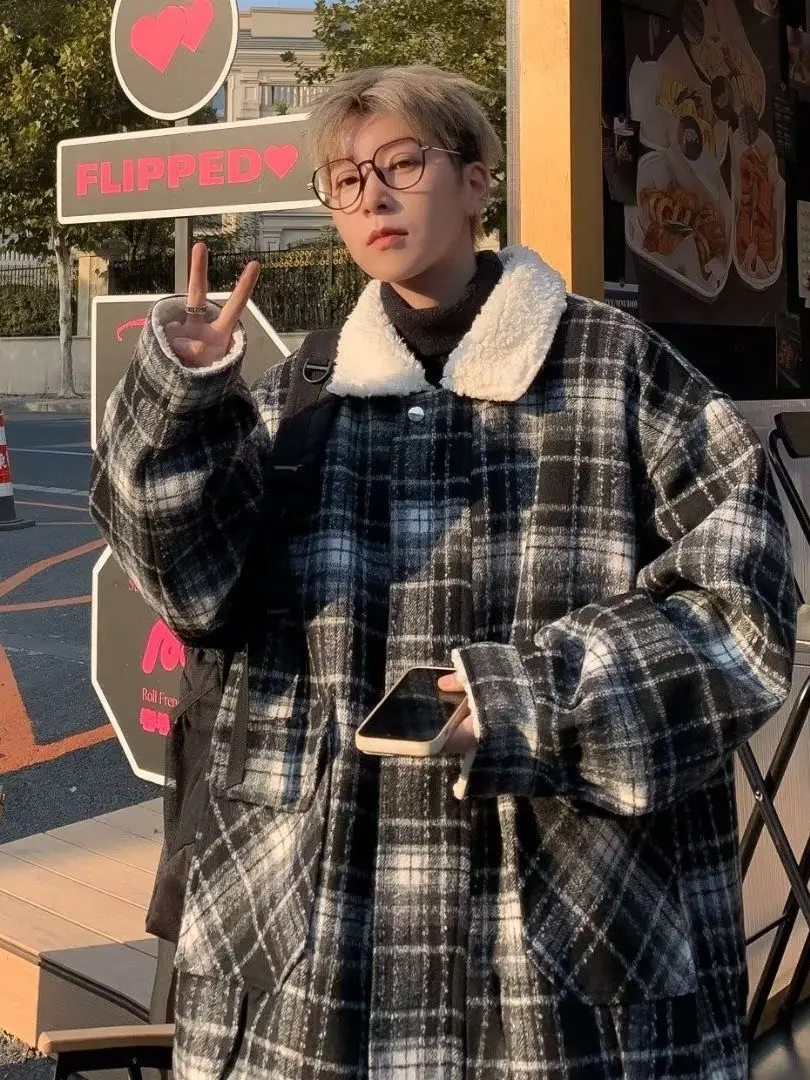 Утепленная зимняя хлопковая куртка унисекс с подкладкой из овчины, молодежная трендовая модель из полиэстера
Утепленная зимняя хлопковая куртка унисекс с подкладкой из овчины, молодежная трендовая модель из полиэстера