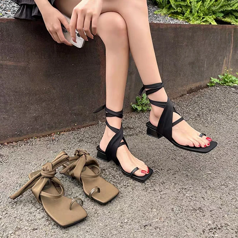 Fashionable Roman Style Cross Strap Sandals Women's Summer 2026 New Fairy Style Matching Skirts Thick Heel Fashionable Sandals
Fashionable Roman Style Cross Strap Sandals Women's Summer 2026 New Fairy Style Matching Skirts Thick Heel Fashionable Sandals