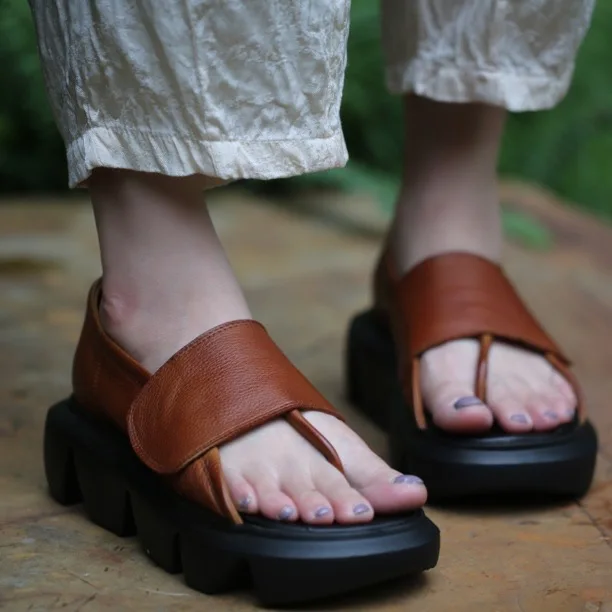 Careaymade-шлепанцы на платформе с открытым носком, сандалии, женские босоножки на толстом каблуке, легкие шлепанцы из натуральной кожи на плоском каблуке с петлей на крючках
Careaymade-шлепанцы на платформе с открытым носком, сандалии, женские босоножки на толстом каблуке, легкие шлепанцы из натуральной кожи на плоском каблуке с петлей на крючках