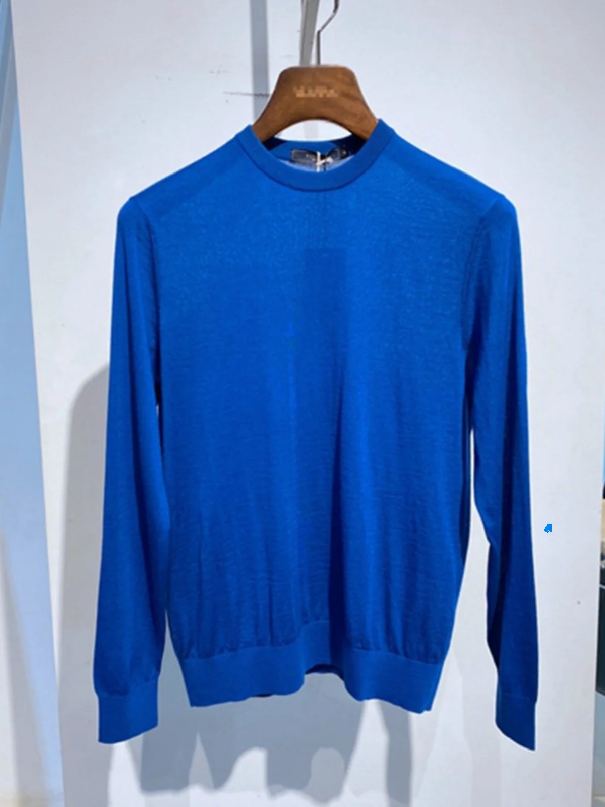 Spring Autumn New Blue Thin Camere Silk Fabric Men's Woolen Sweater Versatile Commute Sle Soft Straight Cut Long Sve
Spring Autumn New Blue Thin Camere Silk Fabric Men's Woolen Sweater Versatile Commute Sle Soft Straight Cut Long Sve