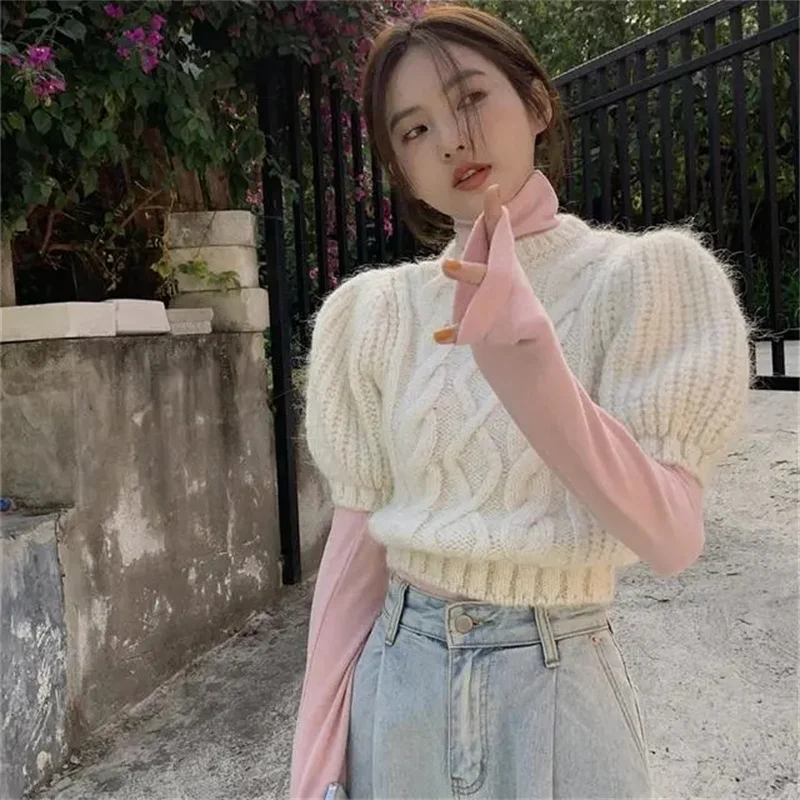 2023 Fashion simple one-piece suit Fried Dough Twists white sweater women's winter design bubble sleeve knitwear sweet hot girl
2023 Fashion simple one-piece suit Fried Dough Twists white sweater women's winter design bubble sleeve knitwear sweet hot girl