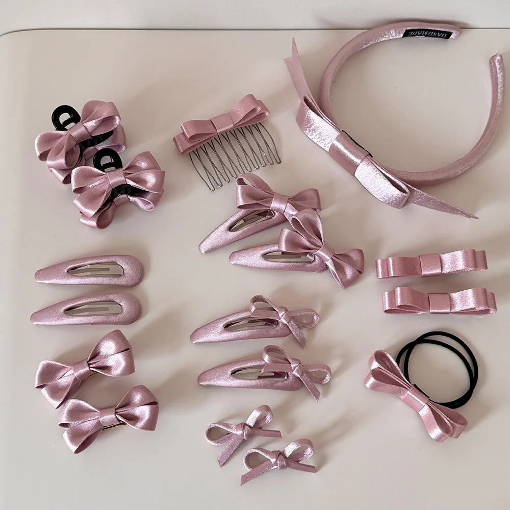 Noble Lady Hair Accessory Bright Pink Satin Bow Hair Jewelry Set Headband Hair Claw Ponytail Clips Barrettes Hair Ties Wholesale
Noble Lady Hair Accessory Bright Pink Satin Bow Hair Jewelry Set Headband Hair Claw Ponytail Clips Barrettes Hair Ties Wholesale