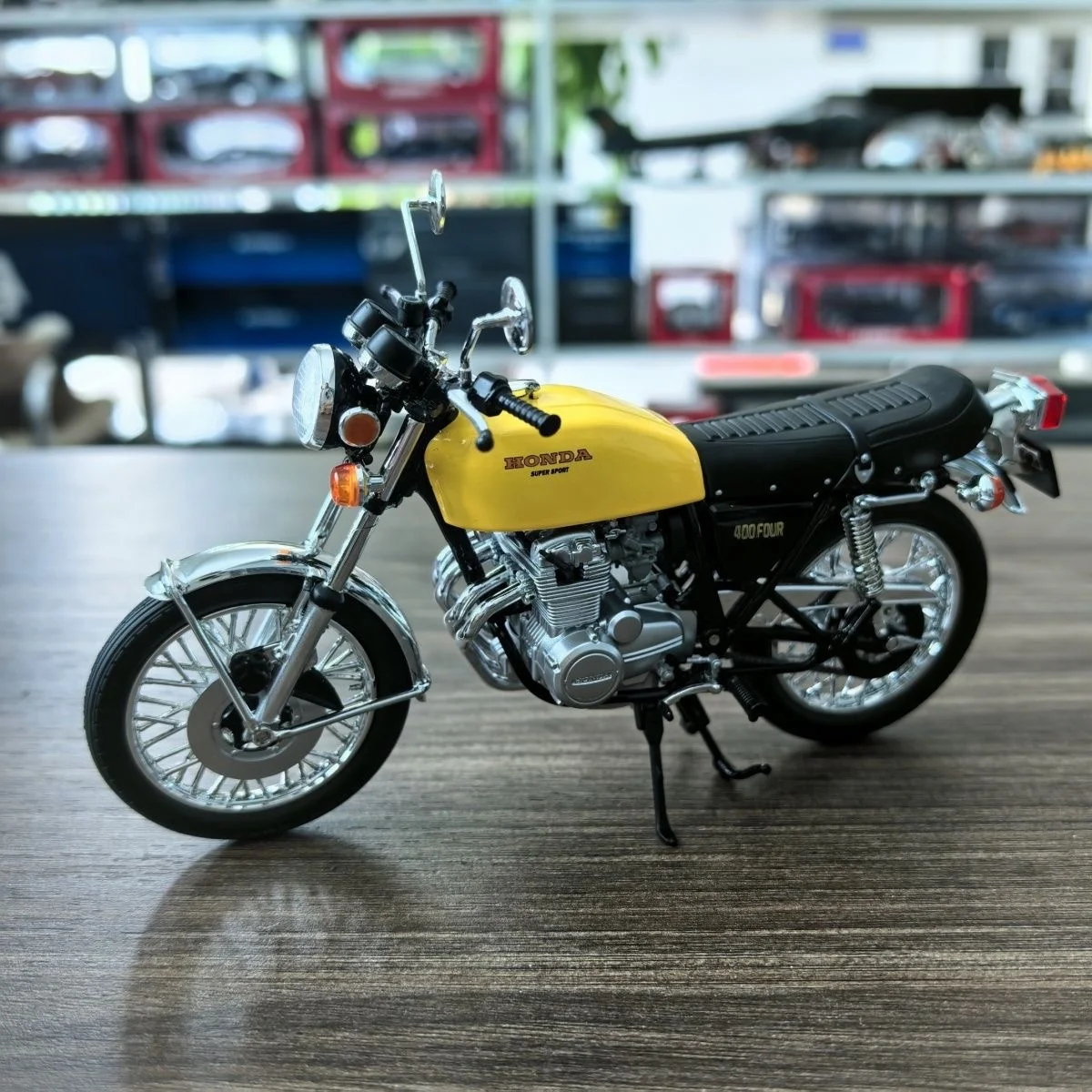 1:12 Honda CB400 FOUR сплав спортивная модель мотоцикла литая под давлением уличная модель кроссового мотоцикла высокая имитация детские игрушки подарок
1:12 Honda CB400 FOUR сплав спортивная модель мотоцикла литая под давлением уличная модель кроссового мотоцикла высокая имитация детские игрушки подарок