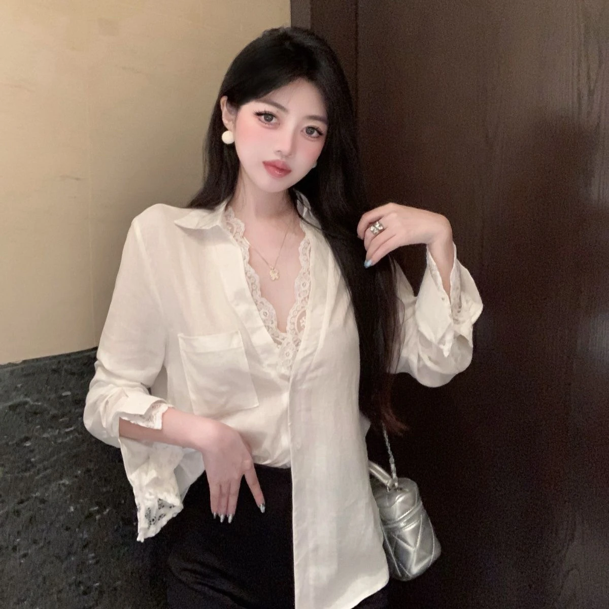White Lace Splicing Women's irt Loose Long Sve Design Sense Top Autumn Faion Commute Sle UV Protection
White Lace Splicing Women's irt Loose Long Sve Design Sense Top Autumn Faion Commute Sle UV Protection