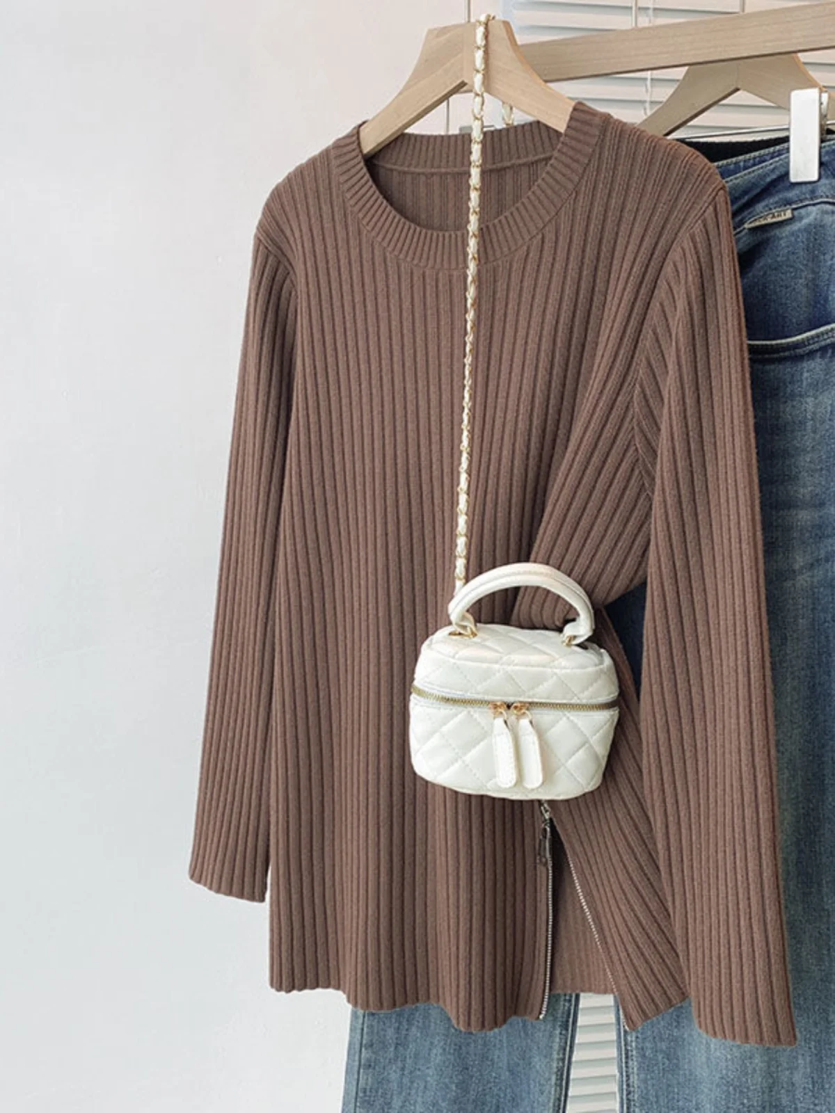 Side Split Knitwear Women's Base Layer Outerwear Fat MM Belly Covering Lazy Style 2024 Sweater Long Sleeve round Neck Regular...
Side Split Knitwear Women's Base Layer Outerwear Fat MM Belly Covering Lazy Style 2024 Sweater Long Sleeve round Neck Regular...