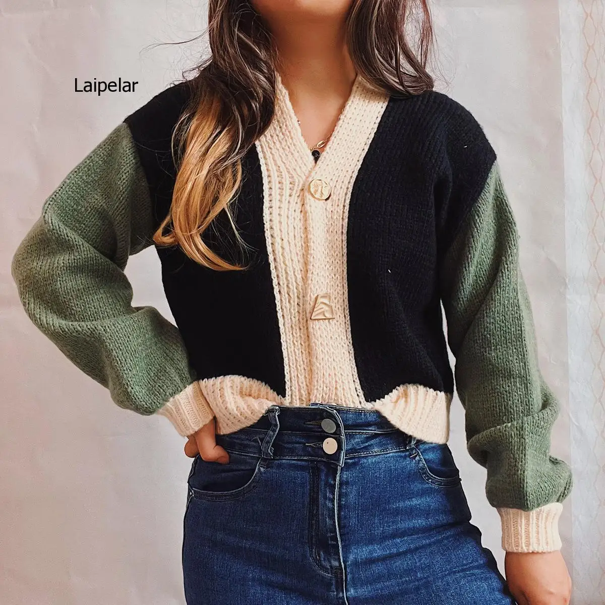 Korean Chic Cardigan Women Autumn/winter Retro V-neck Button Contrast Color Loose Short Lantern Sleeve Knitted Sweater
Korean Chic Cardigan Women Autumn/winter Retro V-neck Button Contrast Color Loose Short Lantern Sleeve Knitted Sweater