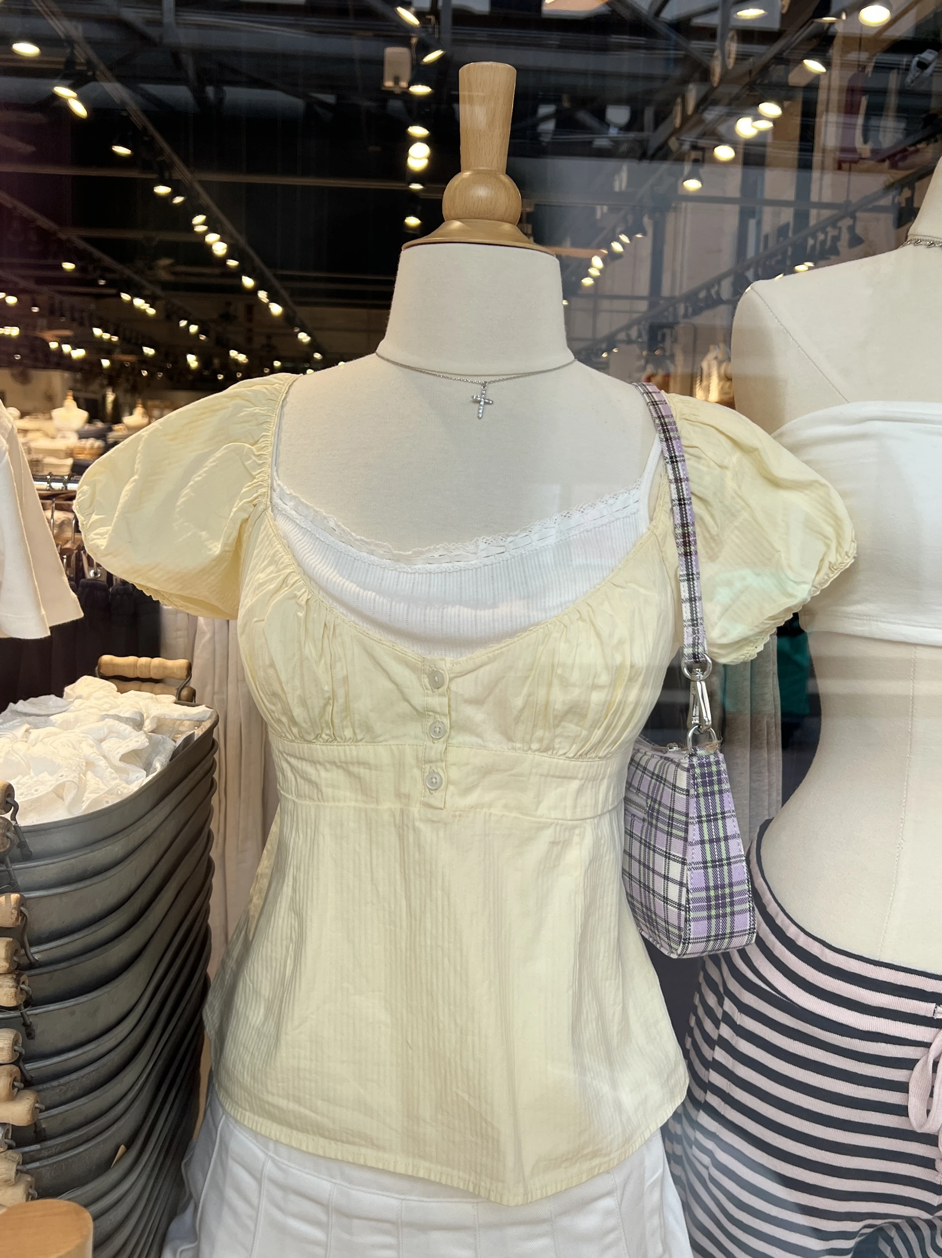 Yellow Striped Buttons T-shirt Blouse Women Summer Lace Trim V-neck Puff Sleeve Cotton Tees Preppy Style Solid Sweet Shirts New
Yellow Striped Buttons T-shirt Blouse Women Summer Lace Trim V-neck Puff Sleeve Cotton Tees Preppy Style Solid Sweet Shirts New