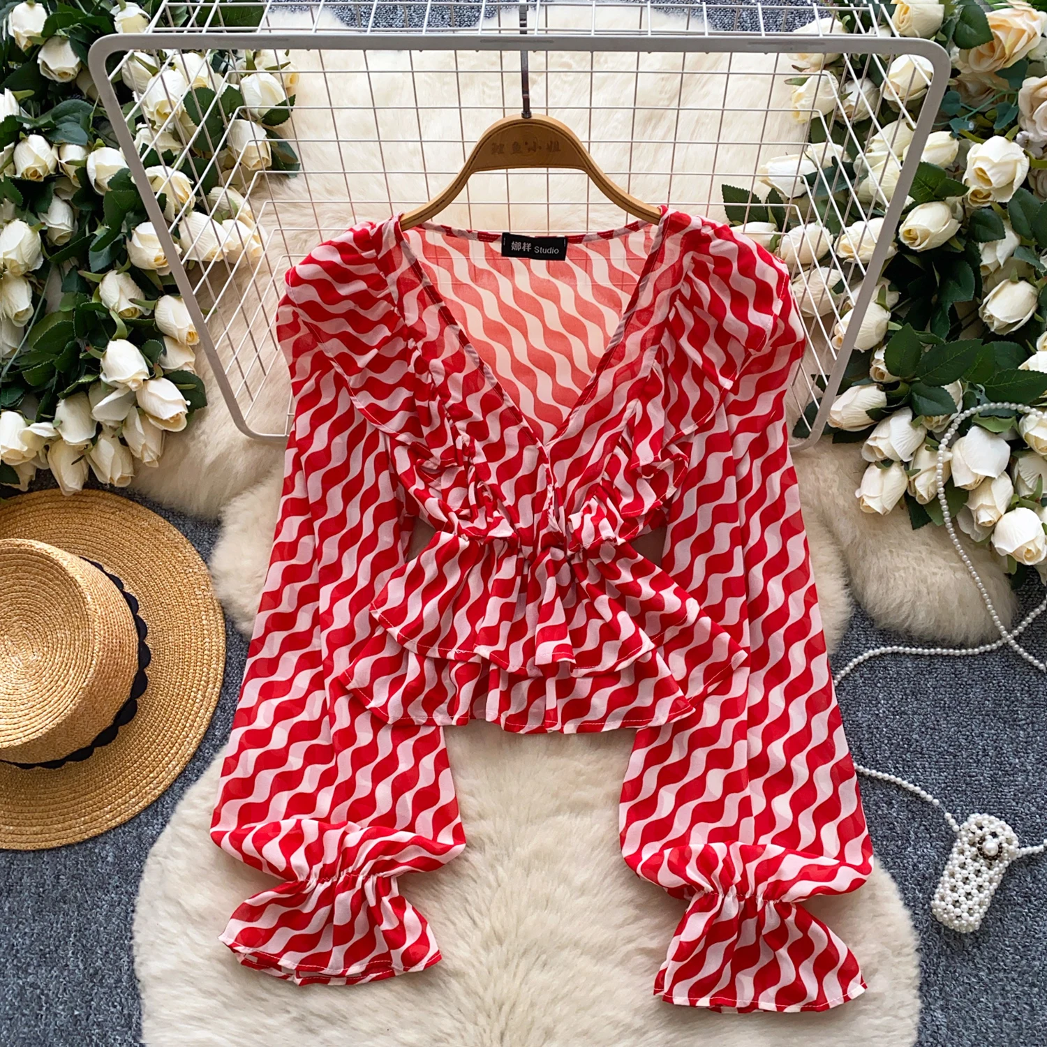 Chic vintage Criss-Cross ruffle Long Sleeve Elegant Fashion Sexy Shirt High Street Summer Women Blouse Women
Chic vintage Criss-Cross ruffle Long Sleeve Elegant Fashion Sexy Shirt High Street Summer Women Blouse Women