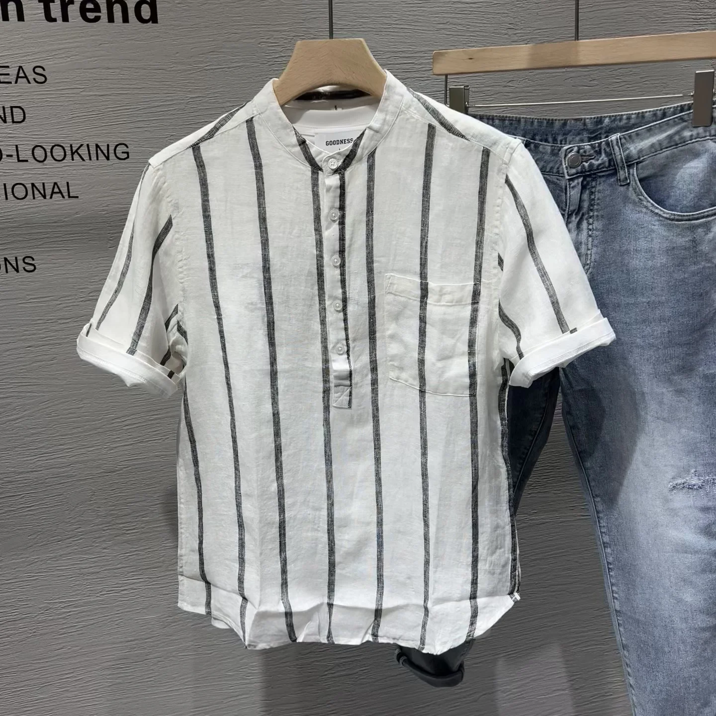 Летняя мужская повседневная рубашка слим-фит, тонкая, в полоску, винтажная, в корейском стиле, модная, с отложным воротником на пуговицах
Летняя мужская повседневная рубашка слим-фит, тонкая, в полоску, винтажная, в корейском стиле, модная, с отложным воротником на пуговицах