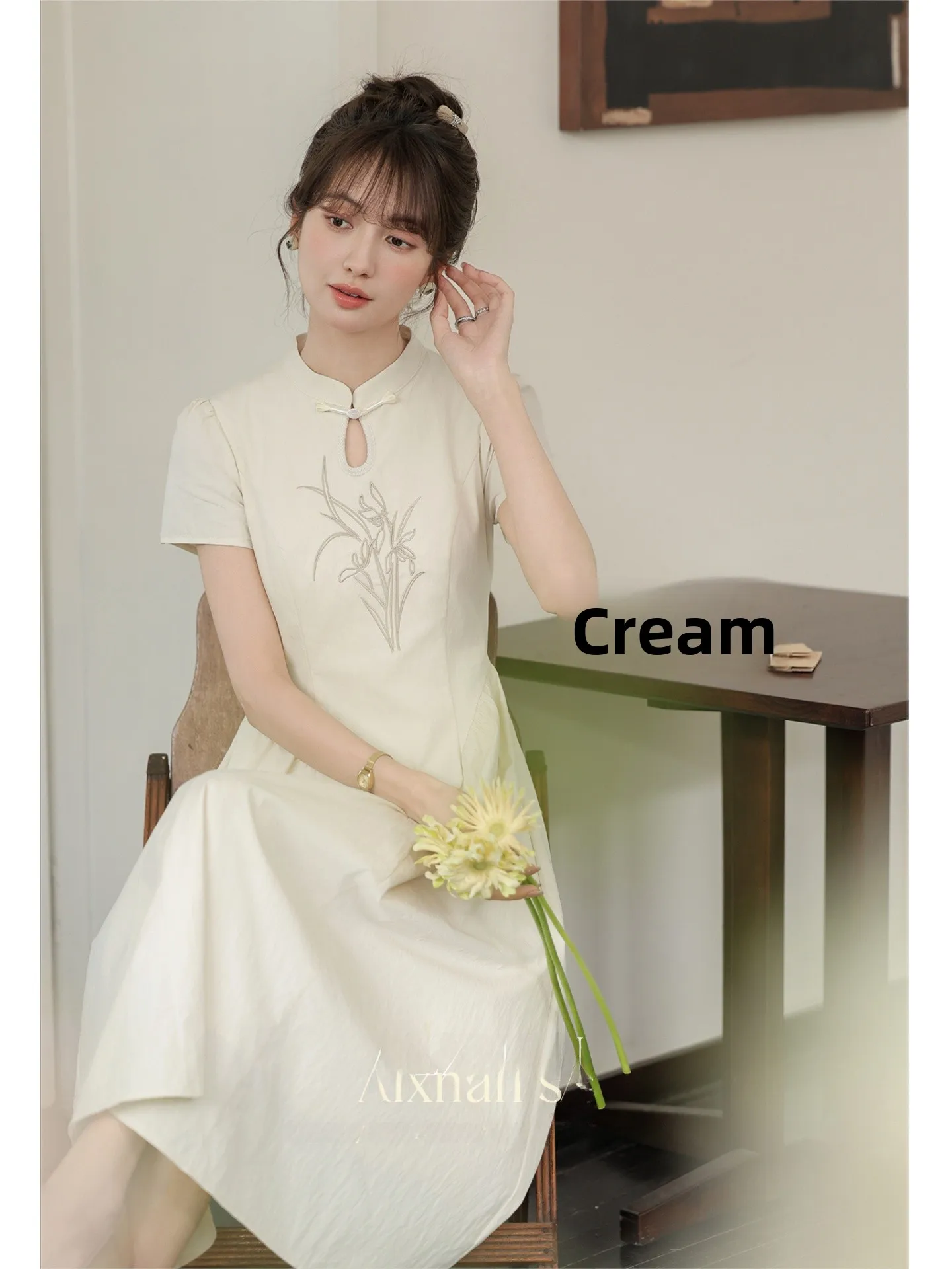 Elegant New Chinese Style Women's Dress Summer 2026 Gentle Slimming Skirt Short Sleeve Stand Collar Casual
Elegant New Chinese Style Women's Dress Summer 2026 Gentle Slimming Skirt Short Sleeve Stand Collar Casual