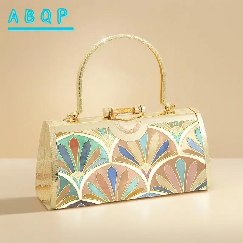 Vintage Elegant Women's Evening Bag Niche Design Ethnic Style Cocktail Clutch for Wedding Party Evening Handbag Large Capacity 
Vintage Elegant Women's Evening Bag Niche Design Ethnic Style Cocktail Clutch for Wedding Party Evening Handbag Large Capacity