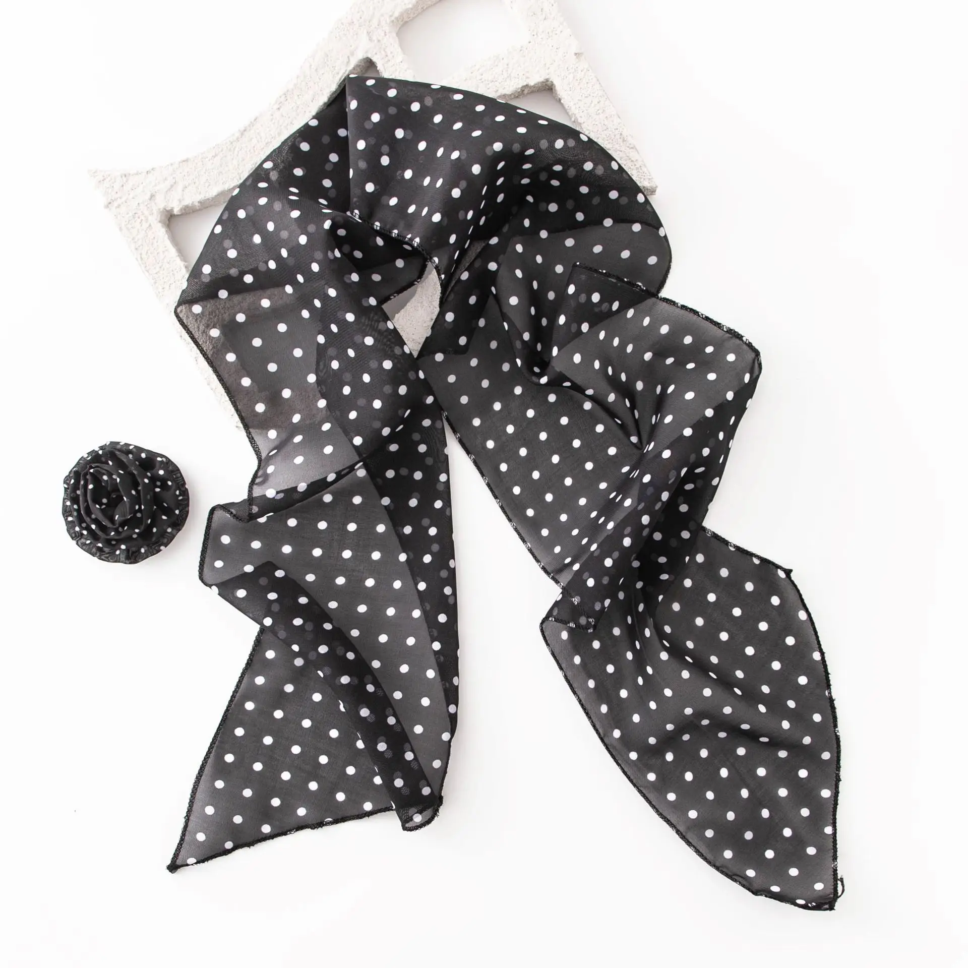 2025 French Black Dot Scarf Women Spring Summer Thin Long Ribbon Scarf Elegant Narrow Neckscarf Headscarf Handbag Decoration
2025 French Black Dot Scarf Women Spring Summer Thin Long Ribbon Scarf Elegant Narrow Neckscarf Headscarf Handbag Decoration