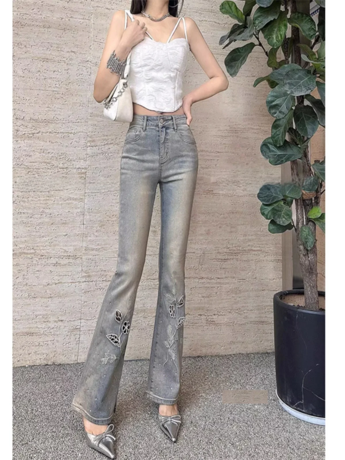 Spring Fashion Heavy Embroidery Hollow Flower Rhinestone Micro Flared Jeans Cotton Stretch Denim High Waist Long Pants Casual
Spring Fashion Heavy Embroidery Hollow Flower Rhinestone Micro Flared Jeans Cotton Stretch Denim High Waist Long Pants Casual