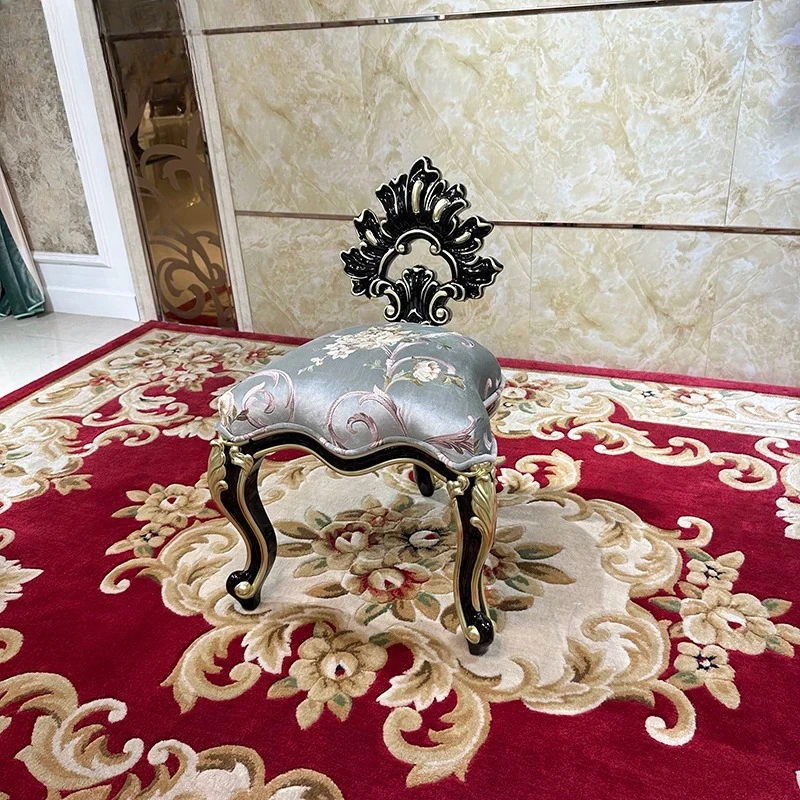 French luxury makeup stool, European fabric makeup stool, luxury solid wood carving stool, bedroom high-end embroidered shoe
French luxury makeup stool, European fabric makeup stool, luxury solid wood carving stool, bedroom high-end embroidered shoe