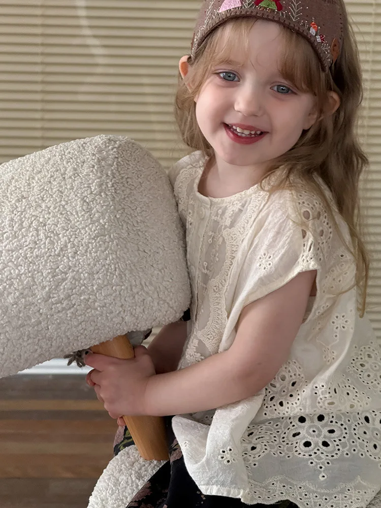 2025 Summer New Girls Lace Embroidery Shirts Short Sleeve Children Loose Breathable Clothes Kids Girls Sweet Hollow Out Tops
2025 Summer New Girls Lace Embroidery Shirts Short Sleeve Children Loose Breathable Clothes Kids Girls Sweet Hollow Out Tops