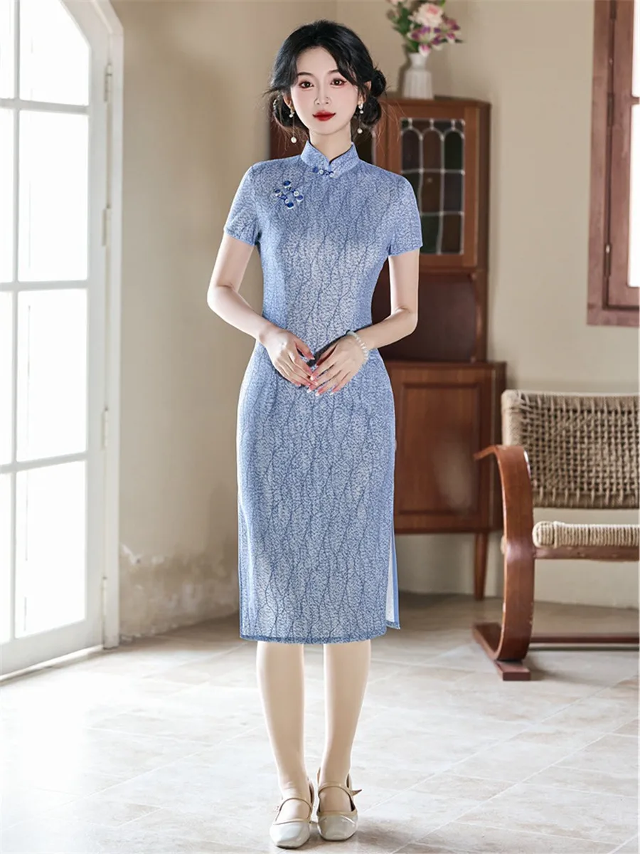 Spring/Summer Daily Blue Slim Fit Mid length Style Chinese Vintage Women's Short Sleeve Cheongsam Dress
Spring/Summer Daily Blue Slim Fit Mid length Style Chinese Vintage Women's Short Sleeve Cheongsam Dress