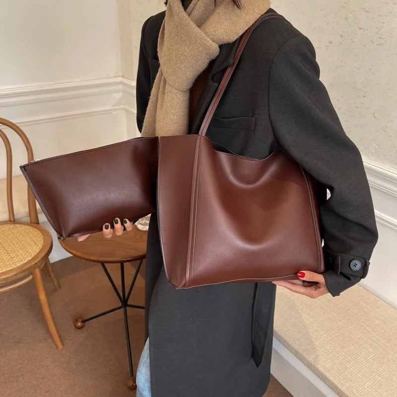 Large-capacity retro bag female fashion new ladies shoulder bag two-piece Joker Tote steamed stuffed bun mother bag
Large-capacity retro bag female fashion new ladies shoulder bag two-piece Joker Tote steamed stuffed bun mother bag