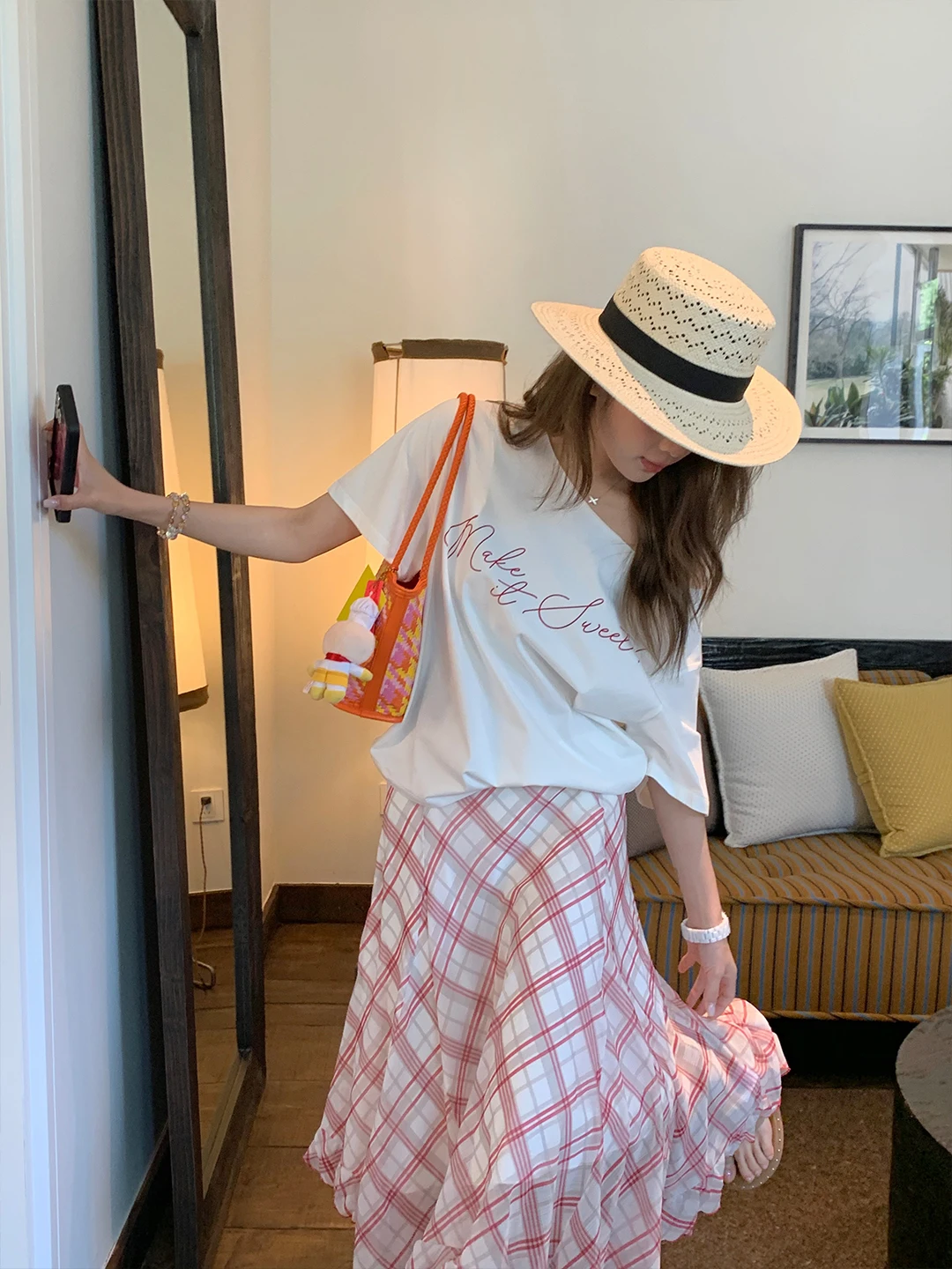 Новая женская летняя юбка с высокой талией, свободного кроя, стройнящая, в красную клетку, с цветочным принтом, для повседневной носки
Новая женская летняя юбка с высокой талией, свободного кроя, стройнящая, в красную клетку, с цветочным принтом, для повседневной носки