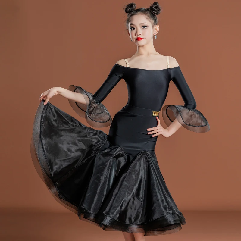 2023 Girls Ballroom Dance Competition Dress Black Off Shoulder Latin Dance Dress Prom Performance Costume Stage Wear DNV18204
2023 Girls Ballroom Dance Competition Dress Black Off Shoulder Latin Dance Dress Prom Performance Costume Stage Wear DNV18204