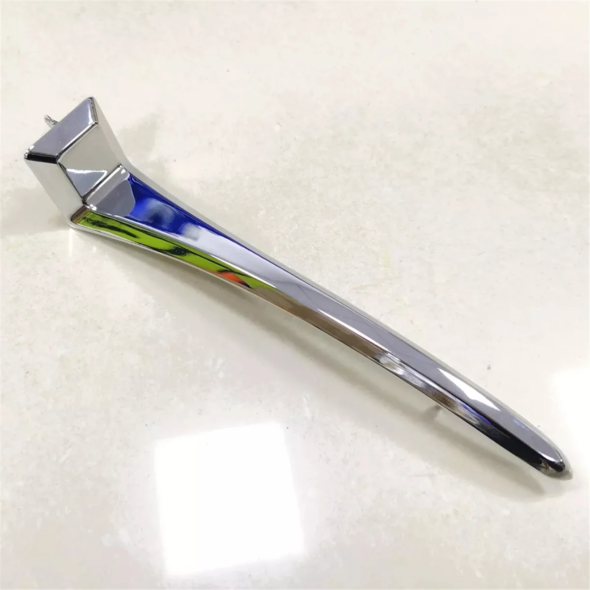 Motorcycle Nacelle Spear Top Headlight Cover Trim Fit for Harley Road King FLHR -A08Q
Motorcycle Nacelle Spear Top Headlight Cover Trim Fit for Harley Road King FLHR -A08Q