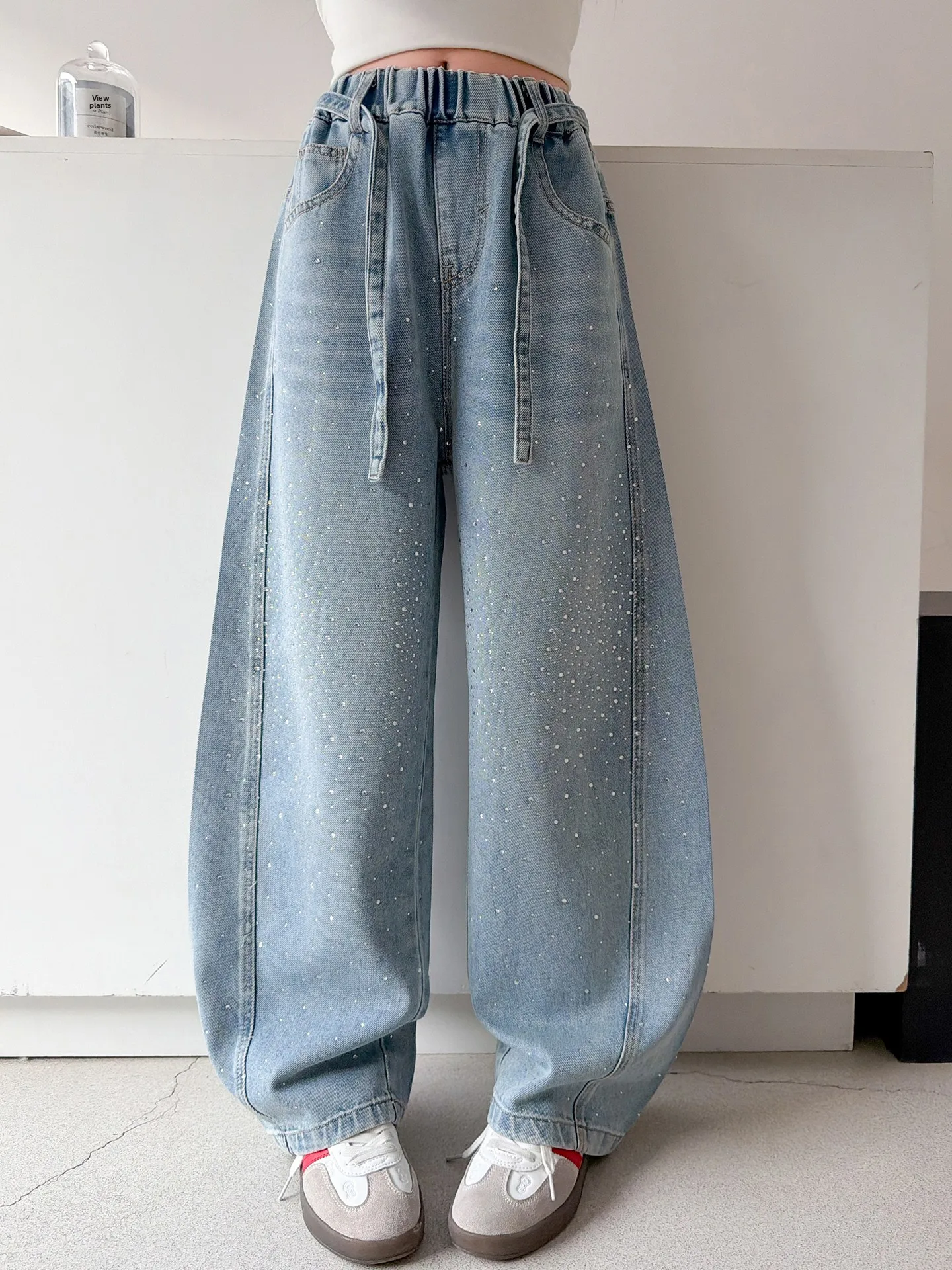 Girls Spring Faion Jeans Bright Diamond Bend Knife Long Pants Casual Loose Fit Elastic Waist ket Detail Denim Spring Autumn
Girls Spring Faion Jeans Bright Diamond Bend Knife Long Pants Casual Loose Fit Elastic Waist ket Detail Denim Spring Autumn