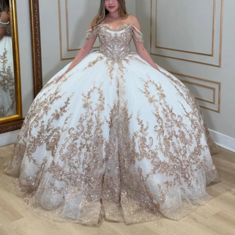White Shiny Quinceanera Dresses Ball Gown Off The Shoulder Applique Lace Beading Tull Sweet 16 Dress Vestidos 15 De Anos
White Shiny Quinceanera Dresses Ball Gown Off The Shoulder Applique Lace Beading Tull Sweet 16 Dress Vestidos 15 De Anos