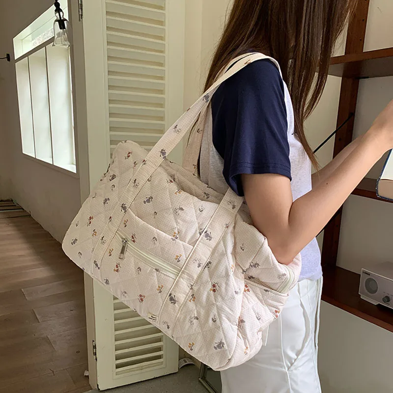 Hylhexyr Portable Duffle Luggage Travel Bag Cherry Quilted Cotton Mommy Handbag Large Capacity Shoulder Bags For Women
Hylhexyr Portable Duffle Luggage Travel Bag Cherry Quilted Cotton Mommy Handbag Large Capacity Shoulder Bags For Women